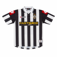 Juventus Retro Jersey Home 2001/02