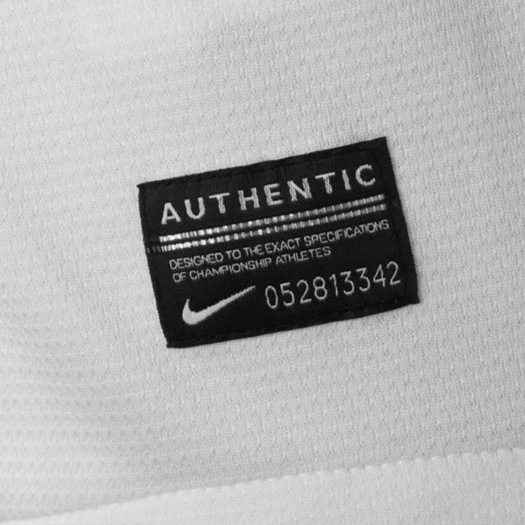 Retro Manchester United Third Jersey 2013/14 - Image 12