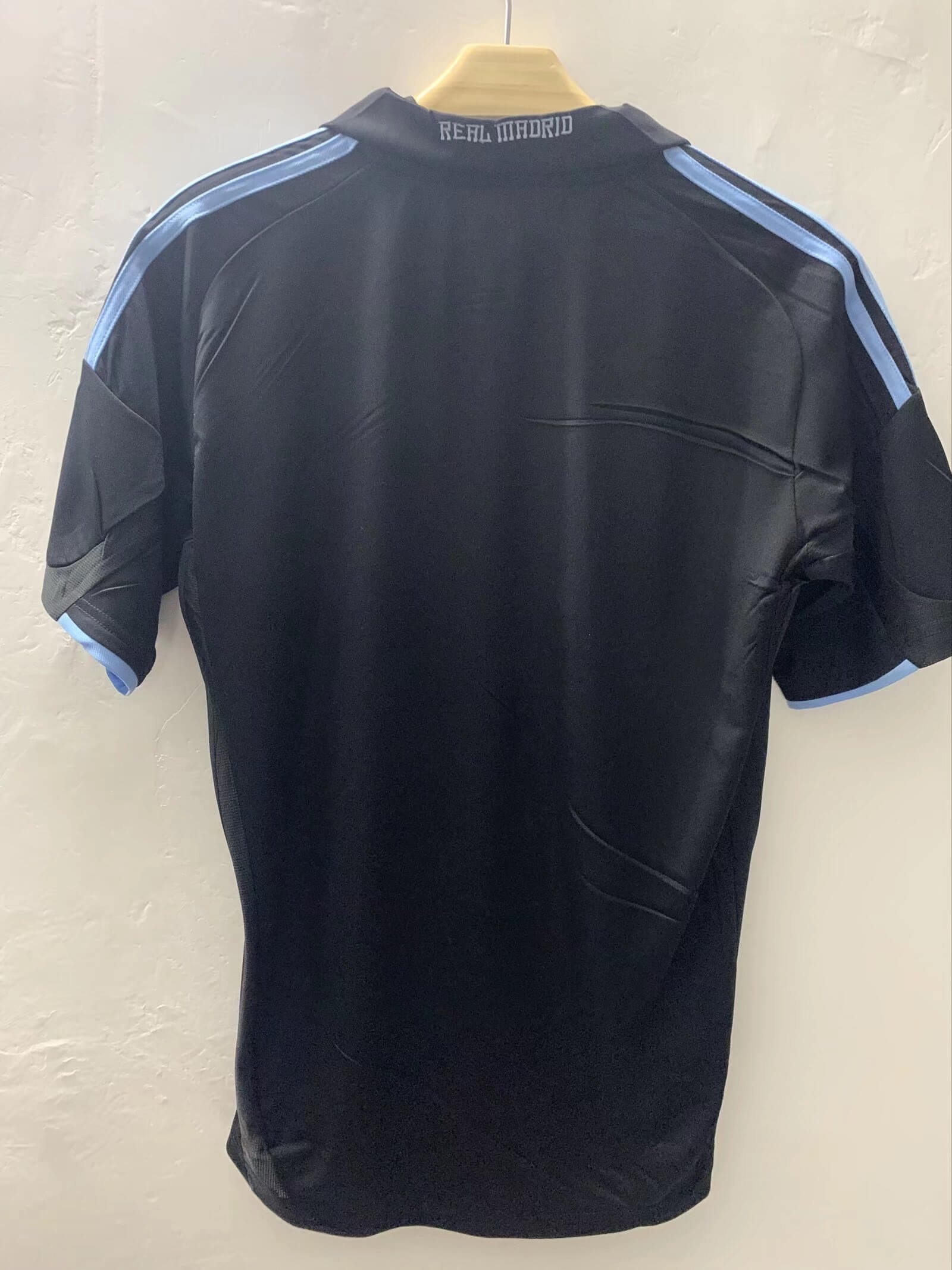 Retro Real Madrid Away Jersey 2009/10 - Image 2