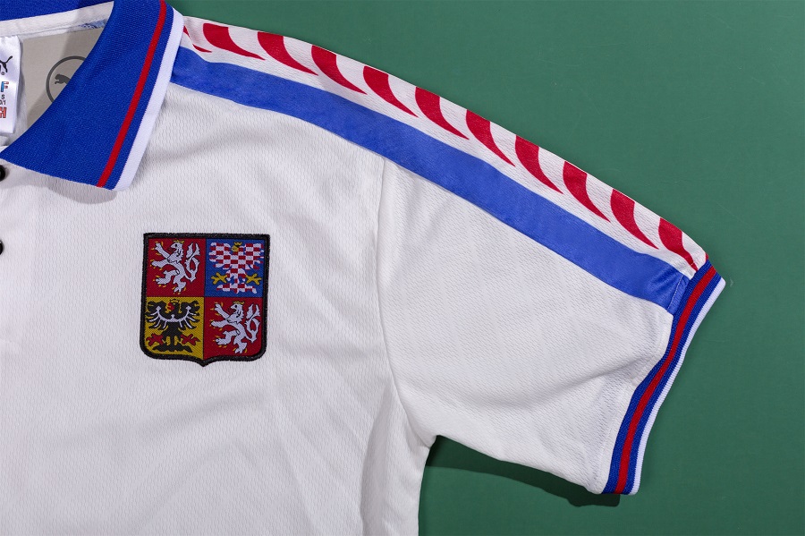 Retro Czech Republic Away Jersey 1996 - Image 8