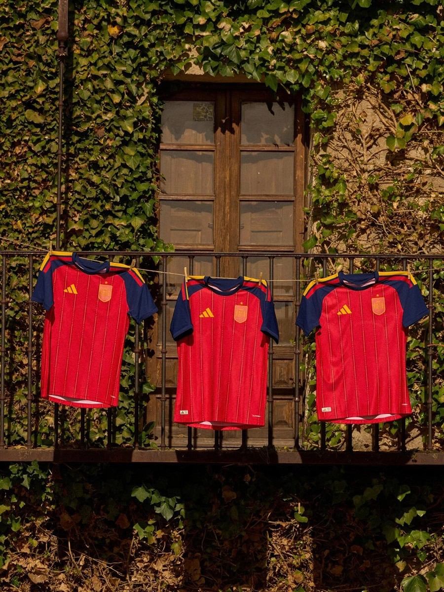 Spain Home Match Long Sleeve Jersey Player Version World Cup 2026 Spain Home Match Long Sleeve Jersey Player Version World Cup 2026