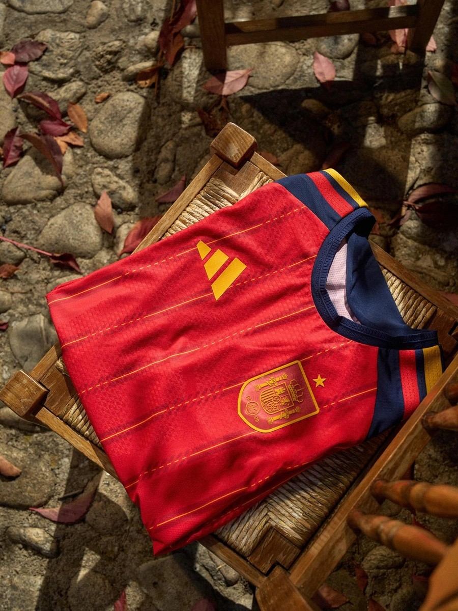 Spain Home Match Long Sleeve Jersey Player Version World Cup 2026 Spain Home Match Long Sleeve Jersey Player Version World Cup 2026