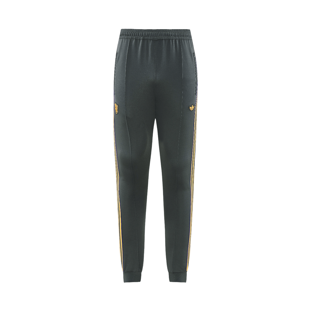 Manchester United Training Tracksuit Kit(Jacket+Pants) Black 2025/26 Manchester United Training Tracksuit Kit(Jacket+Pants) Black 2025/26